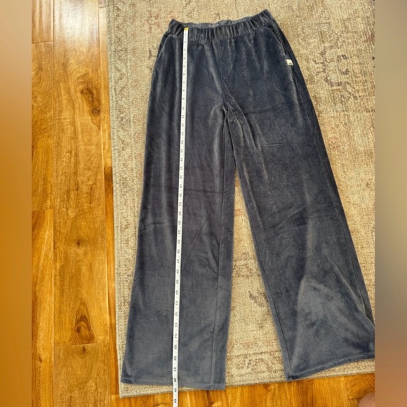 Vuori Haven Wideleg Sweatpants - Picture 5 of 7